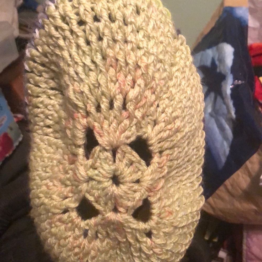 Knitted headbarrey